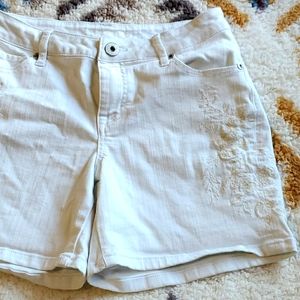 Whit mid length floral jean shorts